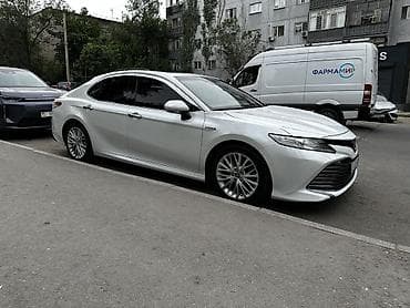 Toyota Camry: 2018 г., 2.5 л, Автомат, Гибрид, Седан — 2