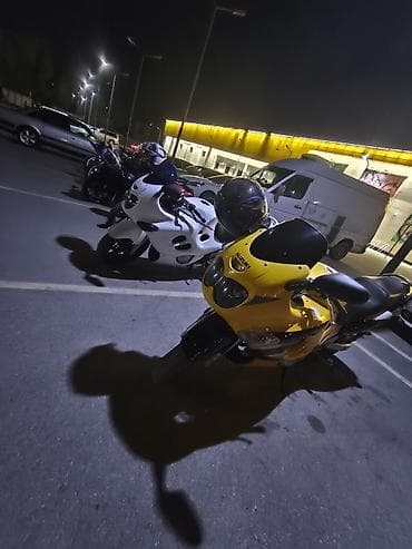 Мотоциклы: Спортбайк Suzuki, 750 куб. см, Бензин, Взрослый, Б/у — 1