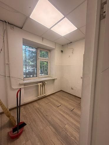 фучика 18 а: Продажа офисов 53 м², С ремонтом, Без мебели, Многоэтажное здание, 1 этаж — 7