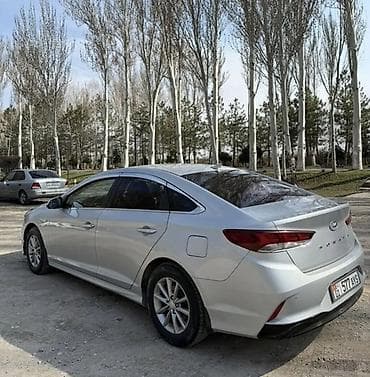 Hyundai Sonata: 2018 г., Автомат, Бензин, Седан — 4