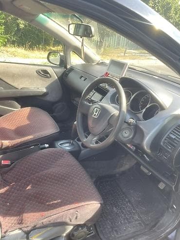 corolla 2004: Honda Fit: 2004 г., 1.3 л, Автомат, Бензин, Хэтчбэк — 5