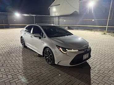 Toyota Corolla: 2020 г., 1.8 л, Гибрид, Седан