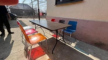 Пластиковый стул