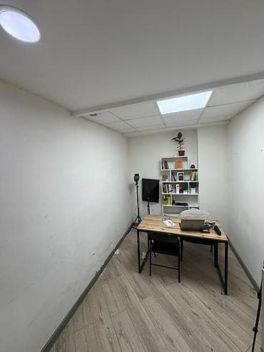 12 мик: Кабинет Для курсов В жилом комплексе, 45 м², Цокольный этаж, Долгосрочно, С отдельным сан узлом — 2
