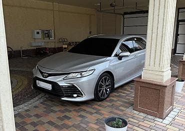 avalon 2017: Toyota Camry: 2022 г., 2.5 л, Вариатор, Гибрид, Седан — 2