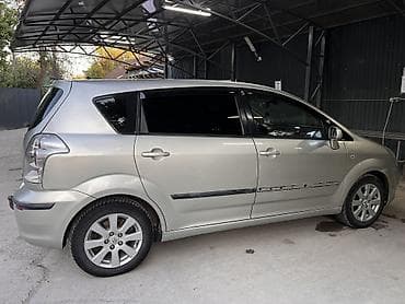 Продажа авто: Toyota Corolla Verso: 2005 г., 1.8 л, Механика, Бензин — 4