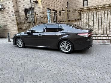 Транспорт: Toyota Camry: 2018 г., 2.5 л, Автомат, Бензин, Седан — 2