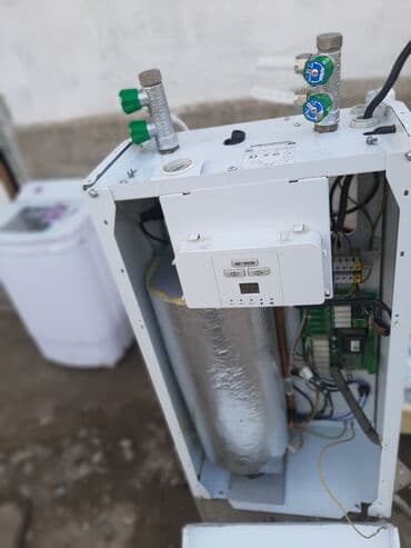 эмеректер бу: Топтолмо суу жылыткыч Бактын көлөмү: 30 л, Ariston, Дат баспас болот, Колдонулган — 7