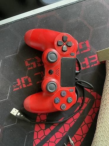 Геймпад Sony DualShock 4 (PS4), цвет красный. Состояние отличное