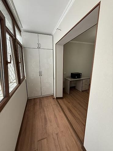 сдаю асанбай: 4 комнаты, 96 м², 105 серия, 1 этаж, Евроремонт — 9