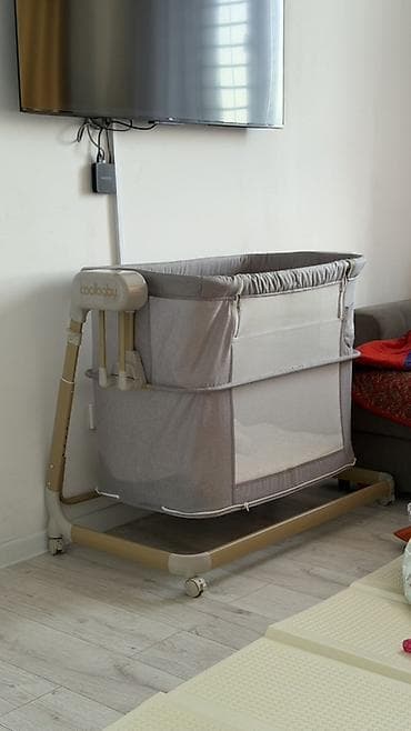 прикроватный манеж: Детская прикроватная кроватка-колыбель Coolbaby - Формат 2-в-1: можно — 1