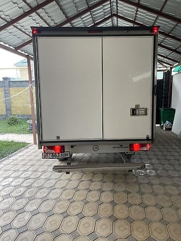 детали на спринтер: Mercedes-Benz Спринтер: 2018 г., 2.1 л, Автомат, Дизель, Фургон — 4