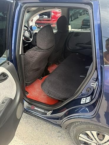 купить машины в киргизии: Honda Fit: 2002 г., 1.3 л, Вариатор, Бензин, Хэтчбэк — 3
