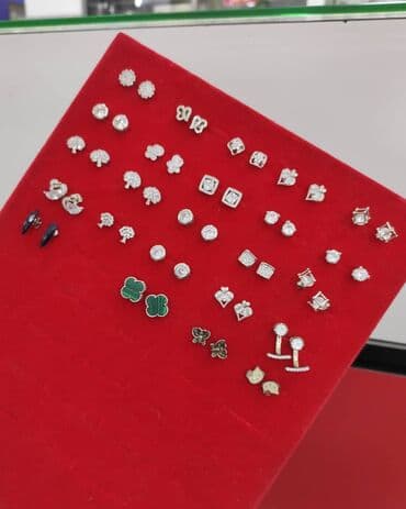 Ювелирные изделия: Гвоздики
Серебро пробы 925
Для подробности пишите на Ватсапп — 1