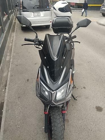 bmb 39: Макси-скутер 150 куб. см, Бензин — 1