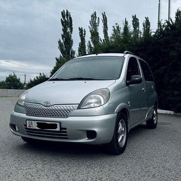 срочно продаю в связи с переездом: Toyota Yaris Verso: 2001 г., 1.5 л, Механика, Бензиновая, Универсал — 4