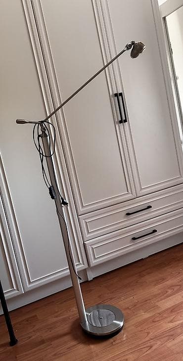 торшеры: Светильник с длинной регулируемой штангой и направленным светом. - — 1