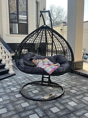 тенир тоо: Бакча селкинчеги Жөлөнгүчү менен — 10