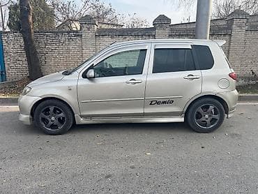 Mazda Demio: 2003 г., 1.3 л, Автомат, Бензин, Хэтчбэк