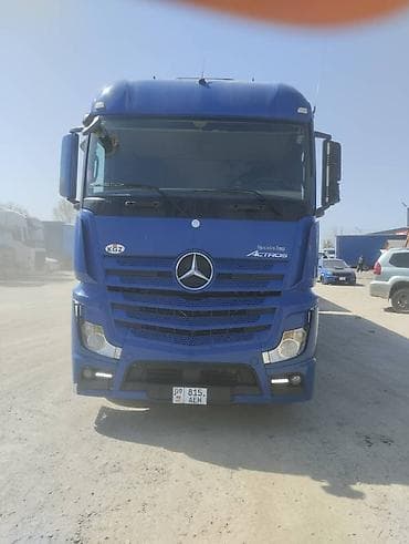 yamaha vx: Тягач, Mercedes-Benz, 2013 г., Тентованный — 1