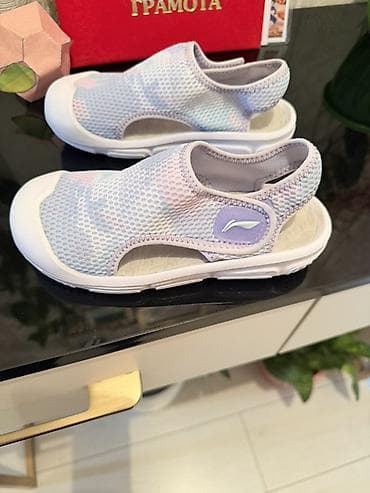 одежда лининг: Детские сандалии/сланцы с закрытым носком от Lining, 30 размер - — 1