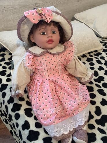 Фарфоровая кукла в винтажном стиле. - Материал: фарфоровая голова и