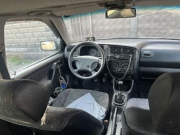 Volkswagen Golf: 1992 г., 1.8 л, Ручные, Бензин, Хэтчбэк