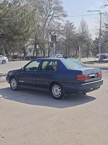 крыло на венту: Volkswagen Vento: 1993 г., 2 л, Ручные, Бензин, Седан — 8