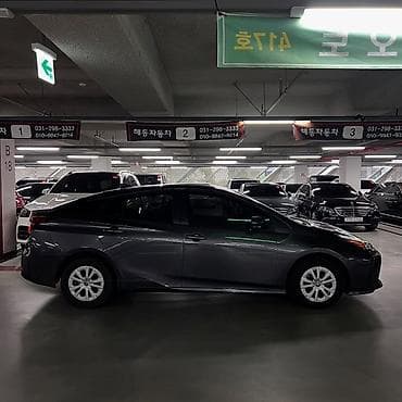 Транспорт: Toyota Prius: 2019 г., 1.8 л, Вариатор, Гибрид, Лифтбек — 7