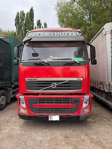 mini cuper: Тягач, Volvo, 2012 г., Тентованный — 5