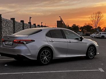 Продажа авто: Toyota Camry: 2022 г., Гибрид, Седан — 3