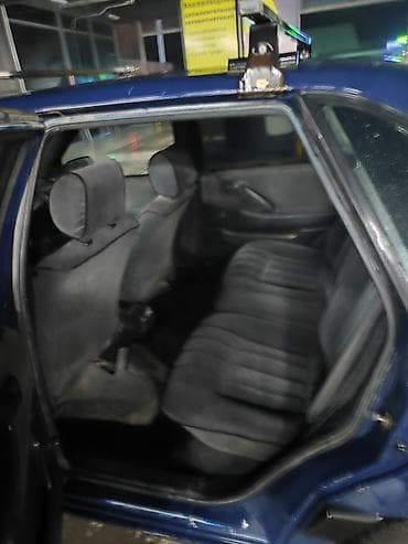 Volkswagen: Volkswagen Passat: 1989 г., 1.8 л, Механика, Бензин, Седан — 3