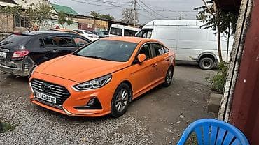 а 10 с: Hyundai Sonata, оранжевый седан (рестайлинг). Кузов: - Яркий — 1