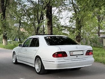 class: Mercedes-Benz E-Class: 2001 г., 3.2 л, Автомат, Бензин, Седан — 4