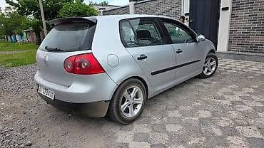 аренда авто ош камри: Volkswagen Golf: 2005 г., 1.4 л, Механика, Бензин, Хэтчбэк — 5