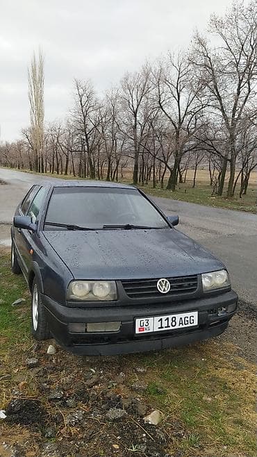 Volkswagen: Volkswagen Vento: 1993 г., 2 л, Механика, Бензин, Седан — 1