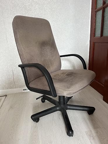 кухонный мебель в рассрочку: Стул офисный — 1