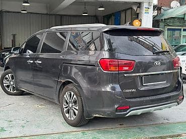 mazda cronos: Kia Carnival: 2020 г., Минивэн — 3