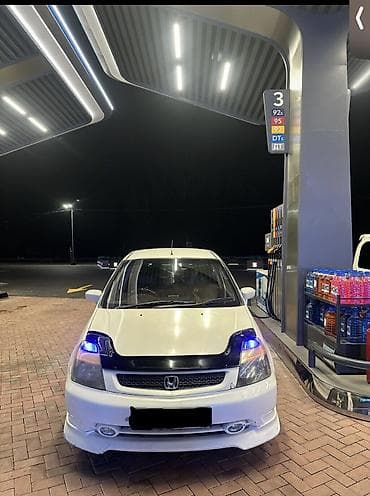 Honda Stream: 2001 г., 2 л, Автомат, Газ, Вэн/Минивэн — 4