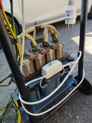 1) Пуско-зарядное устройство на 220v. Выход - 12, 24 вольт. 15000 с