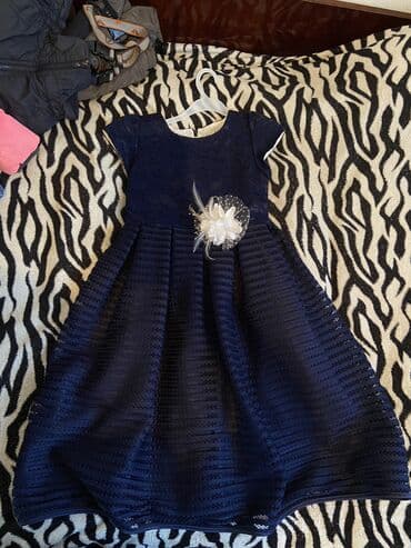 молния маквин: Стильная и тёплая зимняя горнолыжная куртка для девочки, рост 134 см — 4