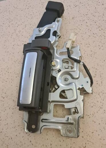 продаю или меняю на автомат: Toyota Alphard ANH10W левый раздвижная дверь блокировка замок — 1