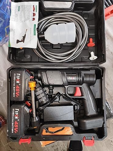 Аккумуляторная мини-мойка высокого давления в кейсе. Компактный