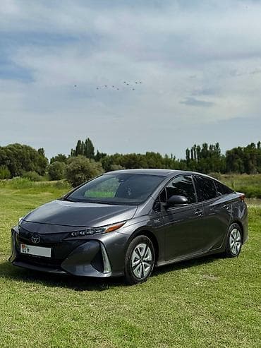 Toyota Prius: 2018 г., 1.8 л, Автомат, Гибрид, Хэтчбэк — 3