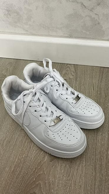 найк: Кроссовки, 37, Nike, Б/у, цвет - Белый, Самовывоз — 1