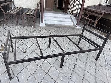 Металлическое основание под односпальную кровать. - Прочная рама из