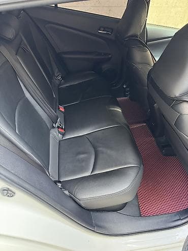 camry 2014: Toyota Prius: 2017 г., Гибрид, Хэтчбэк — 10