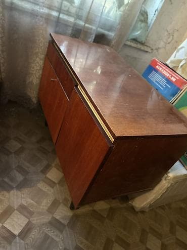 сервант старый: Тумба для вещей и одежды, Без зеркала, Дерево, цвет - Коричневый — 2