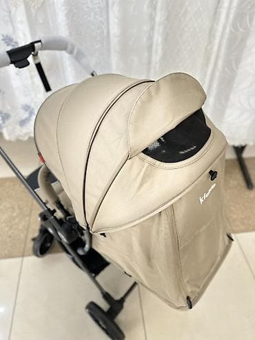 Прогулочная коляска Kidilo, бежевый цвет. Основные особенности: - — 4