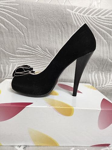 Женские туфли размером 35 новые.
Удобные,комфортные at lalafo.kg Женские туфли размером 35 новые.
Удобные,комфортные